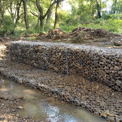 2x1x1m Έκταγωνικό υφασμένο ατσάλι Gabion καλάθι με Zn-10%AL αντοχή στη σύσφιξη 350-550N / mm2