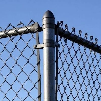 Σύστημα πλεγμένων φράχτων με γαλβανισμένο κράμα για την ασφάλεια περιμέτρου