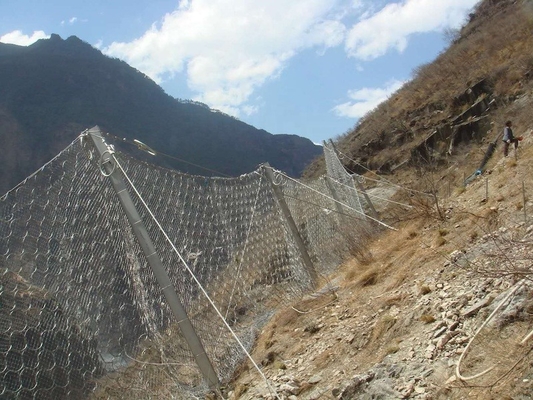 Ζυγισμένο σύρμα 4mm 10*5m Round Mesh Rockfall Barrier Net