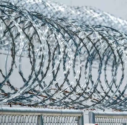 Τρακτικό σύρμα ξυραφιού Χαμηλό άνθρακα Σιδηρούν σύρμα για φράχτες ασφαλείας